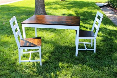 This kitchen organization hack is so easy and satisfying! Ikea Hack: Farmhouse Table