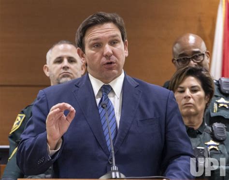 Photo Governor Desantis Holds A Press Conference In Broward Florida