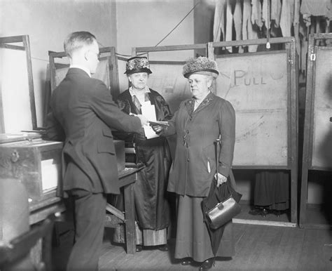 Rarely Seen Photos Of The First Women Voters In 1920 Readers Digest