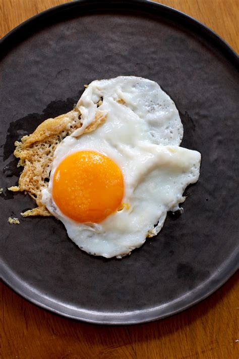 Culy Homemade een gebakken ei met een Parmezaan korstje