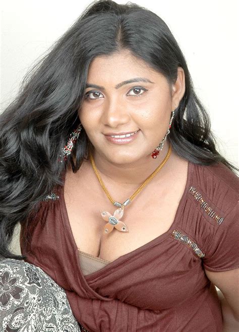 Bra Shows By Romantic Aunties Andhra Sexy Aunties