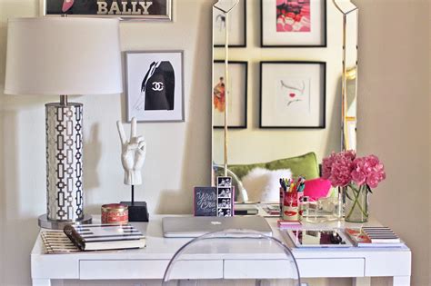 10 Decorate Your Office At Work To Make It More Inviting And Personal