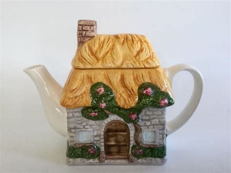 Cottage Teapot Cardinal Inc Teapot Brick House Teapot Thatched Roof