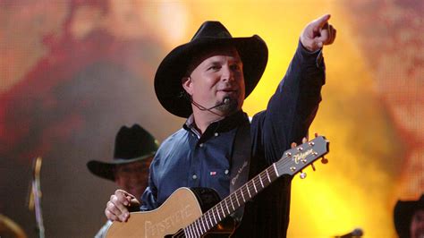 How Garth Brooks Managed To Upset The City Of Dublin Vox