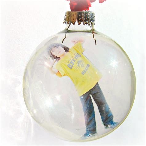 Make A Personalized Floating Photo Ornament Morenas Corner