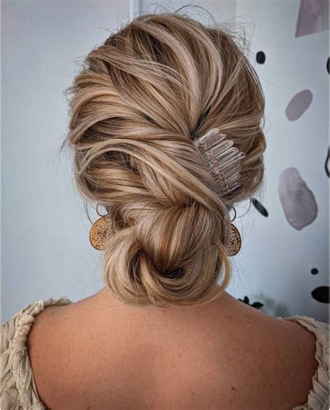 30 Cute And Cool Updos Hairstyles For Every Women Petanouva