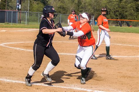 Fridays Prep Softball Timberwolves Sweep Napavine In High Scoring Twinbill The Daily Chronicle