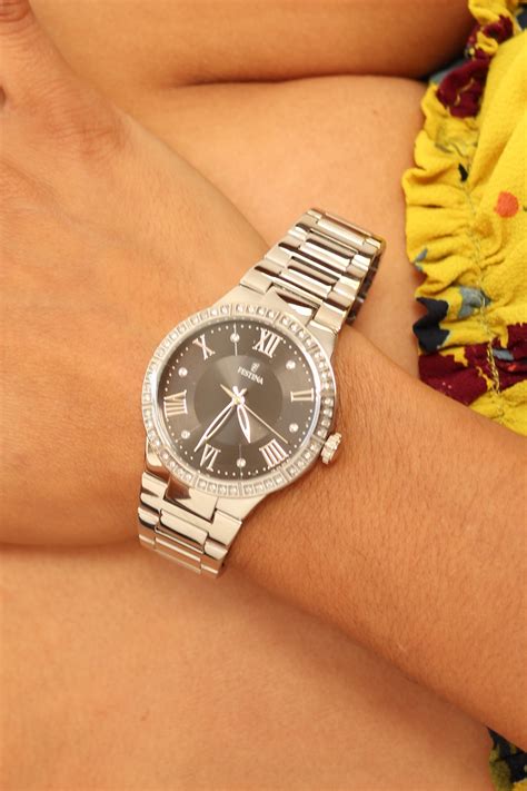 Reloj plateado con circonitas de mujer | Relojería | Precio: 99,00
