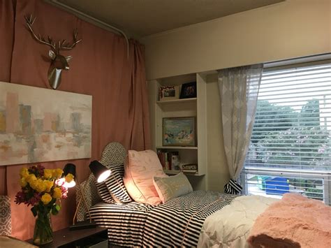 Chic Dorm Room Makeover Ideas And Tips Apartment Therapy