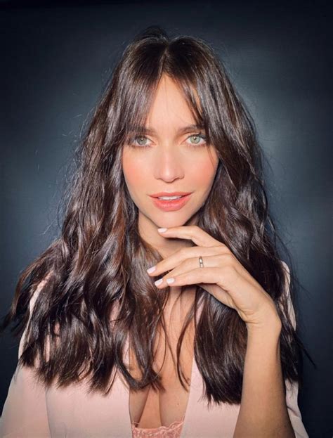 Zaira nara contó qué pasó en la casa de parís, donde el fin de semana la familia junto con celeste cid, guillermina valdes, zaira nara, lali espósito, carla peterson y otras figuras, la diva se suma a. Zaira Nara se cortó el pelo "como Dakota Johnson"