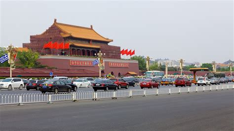 It's been thirty years since the massacre at tianamen square in beijing, where upwards of a few thousand students were killed in the military crackdown on their protests. Tiananmenplein-Beijing | Expedia.nl