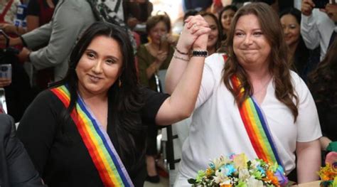 Eight Couples Share Vows In Ecuador S First Same Sex Marriages The Cuenca Dispatch