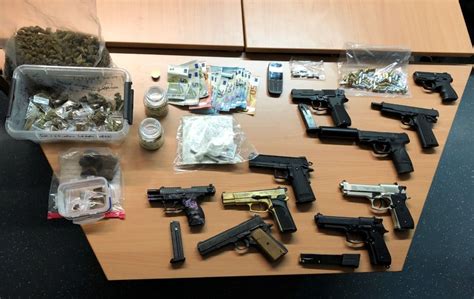 Pol Do Polizei Fasst Mutmaßlichen Drogenhändler In Benninghofen