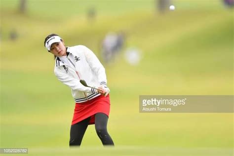 Momoka Miura Of Japan Chips Onto The 1st Green During The Second Round