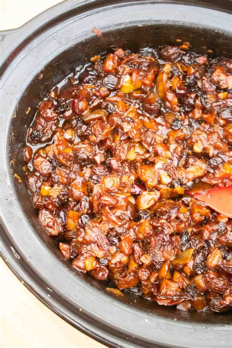 Serve with rice or just as they are with lots of chopped coriander. Slow Cooker Mincemeat - Easy Christmas Recipe - Tastefully ...