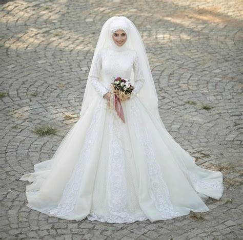 Luxury Gorgeous 2019 White Muslim Wedding Dresses High Neck Long Sleeve Lace A Line Bridal Gown