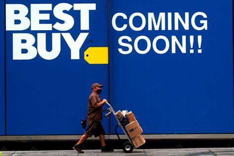 Consumer Electronics Retailer Best Buy Warns Of Slowing Sales After