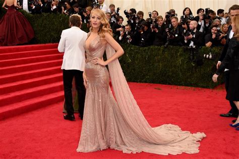 blake lively an epitome of grace in gucci at met gala 2014
