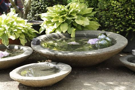 Relativ neu im garten sind wasserspiele mit licht, die gerade bei dunkelheit einen unwiderstehlichen hingucker darstellen. Wasserspiele & Teiche › Zinsser Gartengestaltung ...