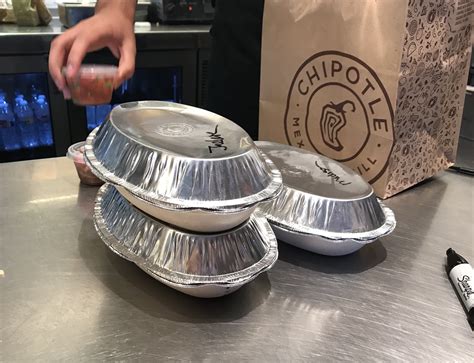 Fast-food restaurants hiring now: Chipotle, Dunkin'