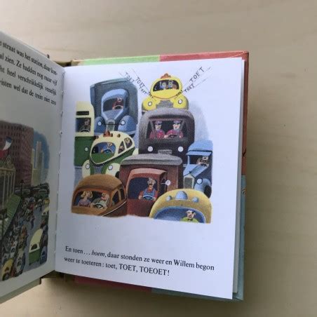 Het gele boekje is géén officieel coronavaccinatiebewijs. Mini Gouden Boekje: De gele taxi ( 7,5 x 6,5 cm)