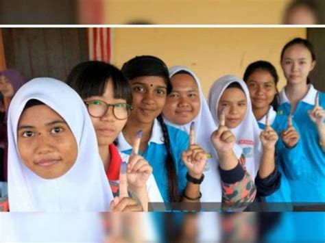 Menurut spr, sekiranya semakan sudah dibuat dan pemilih sudah mengetahui maklumat pusat mengundi serta tempat mengundi, maka semakan tidak perlu lagi dibuat di kaunter spr di pusat mengundi pada hari mengundi. KPM tingkat kesedaran pelajar jadi pengundi