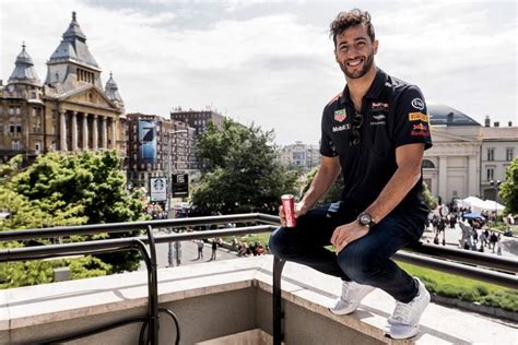 That's all you need to know. Ricciardo: Happier if I crash by trying than not trying | GRAND PRIX 247