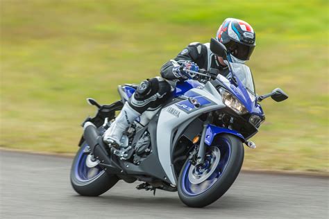 It is available in 3 colors, 1 variants in the philippines. Review: 2015 Yamaha YZF-R3 - CycleOnline.com.au
