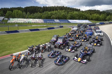 Besuch uns am red bull ring und tauche in die spannende welt des motorsports ein. From 9 to 650 bhp: Pure driving thrills at the Red Bull Ring