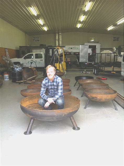 With 2 hidden propane tanks inside for double the burn time of any other gas fire table. Ten Top Risks Of Propane Tank Fire Pit | Roy Home Design