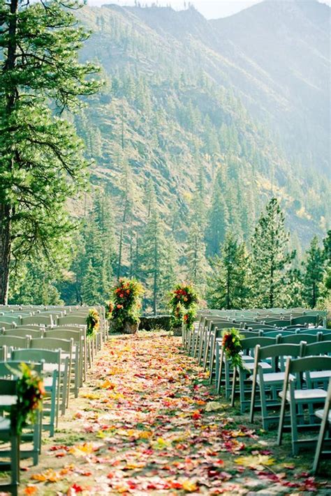 20 Gorgeous Fall Wedding Venues For Your Unforgettable Moment