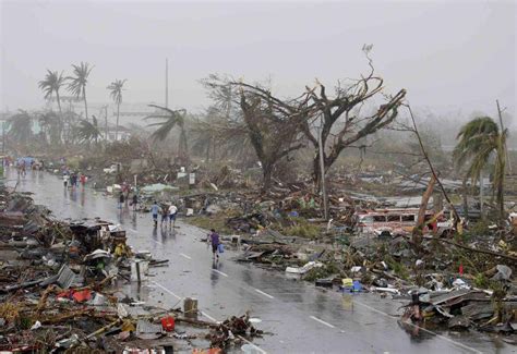 Typhoons Aftermath Philippines Reels After Haiyan The Globe And Mail