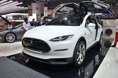 Tesla To Launch Model X Crossover On September 29