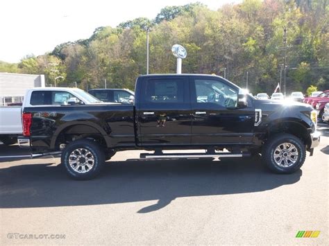 2017 Shadow Black Ford F250 Super Duty Lariat Crew Cab 4x4 123389853