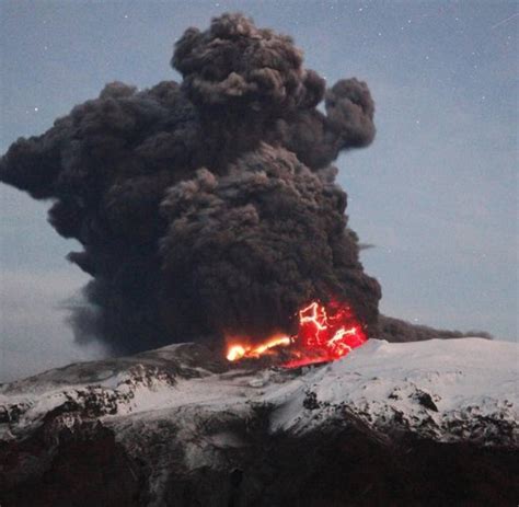 Island Vulkan Der Gewaltige Ausbruch Von Eyjafjallajökull Bilder And Fotos Welt