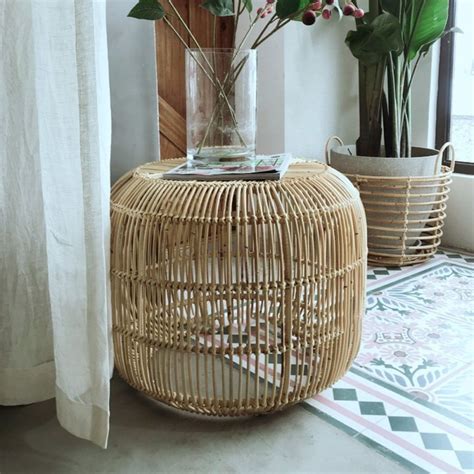 Rattan table sofa table rattan furniture shelf round red coffee table side table. Modern minimalist style hand-woven rattan coffee table ...