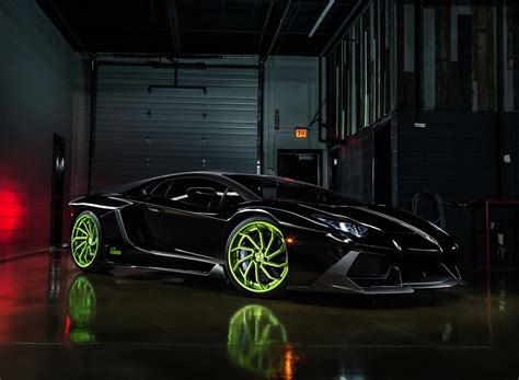 Lamborghini Aventador Green And Black Wallpaper