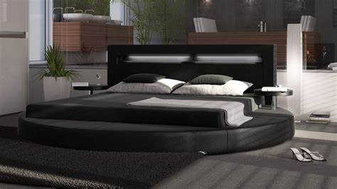 Taśma od design light stwarza wiele możliwości konfiguracyjnych. Lit design rond noir simili 140x190 cm, lumières Uster ...