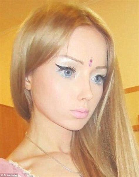 Human Barbie Valeria Lukyanova Now Reveals She Starves Herself Barbie Human Model