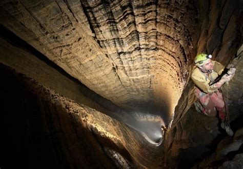 Russian Explorers Reach Bottom Of Worlds Deepest Cave Daily Sabah