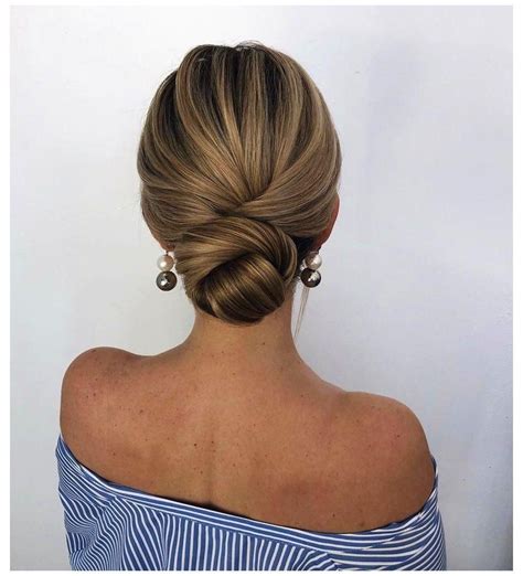 The retro front puff hairstyle is always beautiful and trendy. #hairstyle ideas with fringe #1950s hairstyle ideas # ...