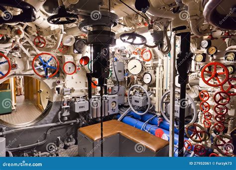 deutsches unterseeboot inneres des unterseeboots stockbild bild von raum torpedo 27952061