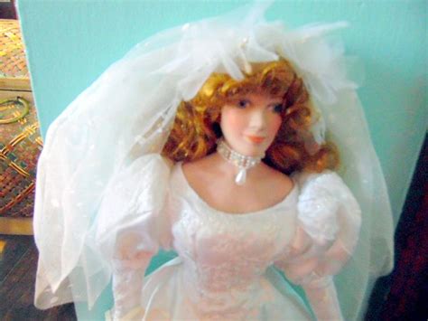Beautiful Expressions Porcelain Bride Doll 1990 Mib Reddish Blonde Curls And Hazel Eyes 17