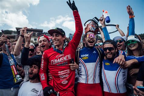 Che cosa è successo il 14 luglio. Amaury Pierron festeggia la presa della Bastiglia vincendo ...