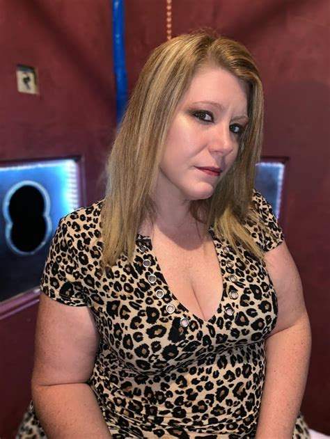 hello everyone i m new to the group i m known as kim swallows gloryhole queen of md please
