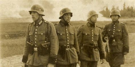 Maybe you would like to learn more about one of these? Die Bremer Polizei im Nationalsozialismus: Die Hilfstruppe ...