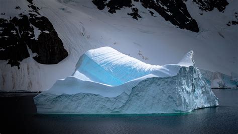 Download Wallpaper 1366x768 Glacier Mountain Snow Antarctica Tablet