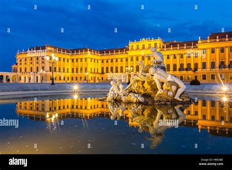 Schonbrunn Palace Vienna Stock Photo Alamy