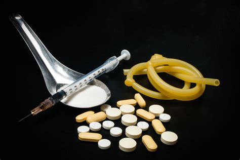 For example, pharmacologists learned that morphine and heroin attach to special opiate receptors on nerve cells in certain parts of the brain. Héroïne : fabrication, effets, dangers