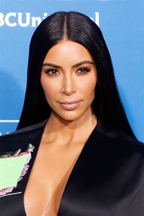 Kim Kardashians Most Memorable Neutral And No Makeup